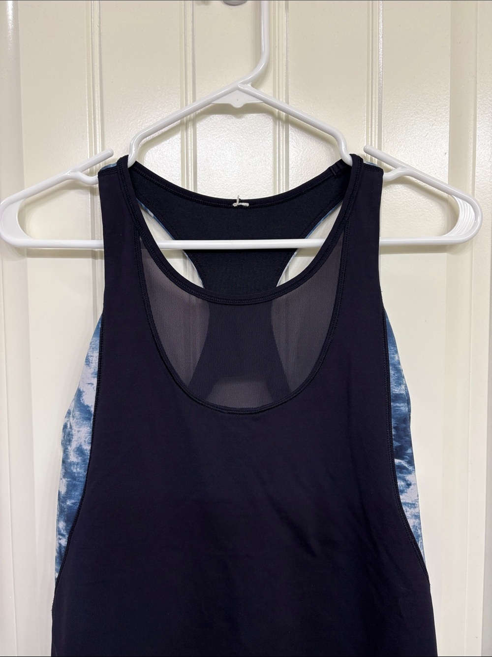 lululemon athletica Navy Tank with Blue Tie-Dye Side Panels - Picture 2 of 9